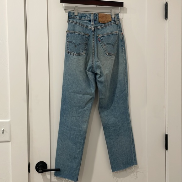 True vintage Levi’s jeans - Picture 2 of 13